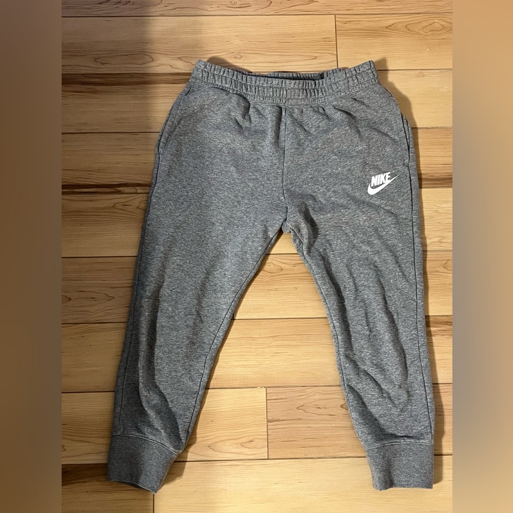 Nike Girls large slim fit Capri sweatpants
